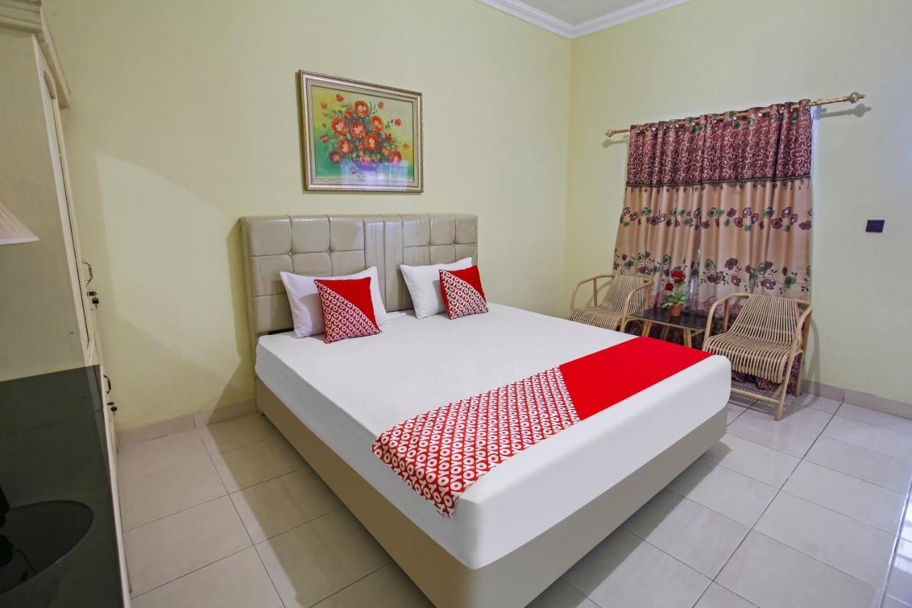 Oyo 90968 Graha Family Guest House Παλού Εξωτερικό φωτογραφία