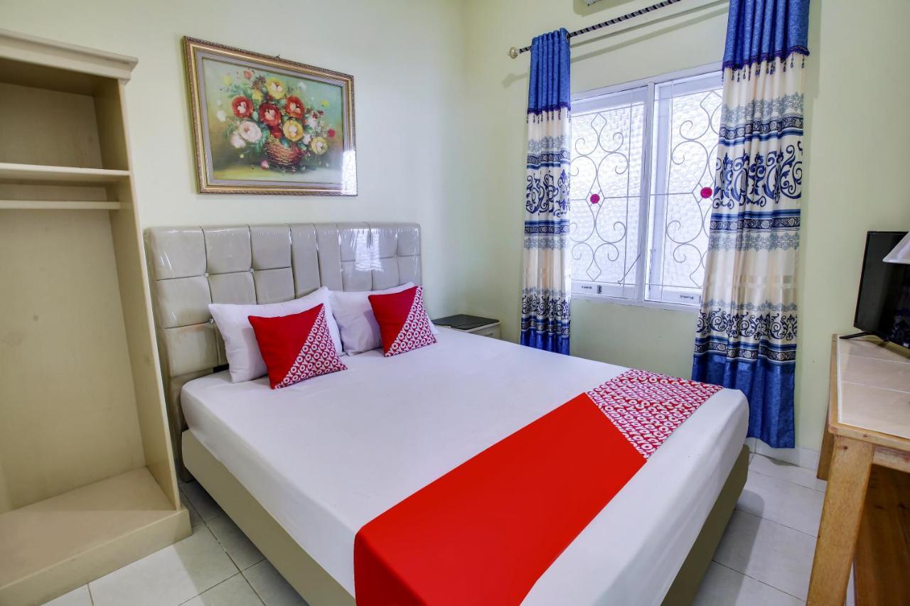 Oyo 90968 Graha Family Guest House Παλού Εξωτερικό φωτογραφία