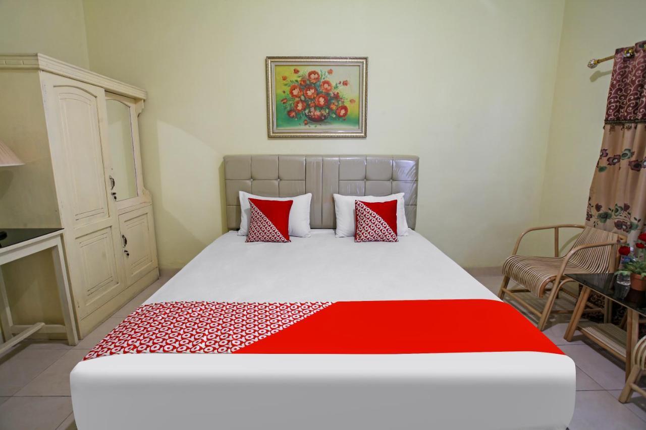 Oyo 90968 Graha Family Guest House Παλού Εξωτερικό φωτογραφία