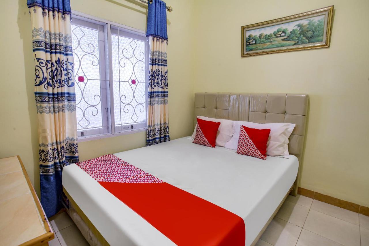 Oyo 90968 Graha Family Guest House Παλού Εξωτερικό φωτογραφία