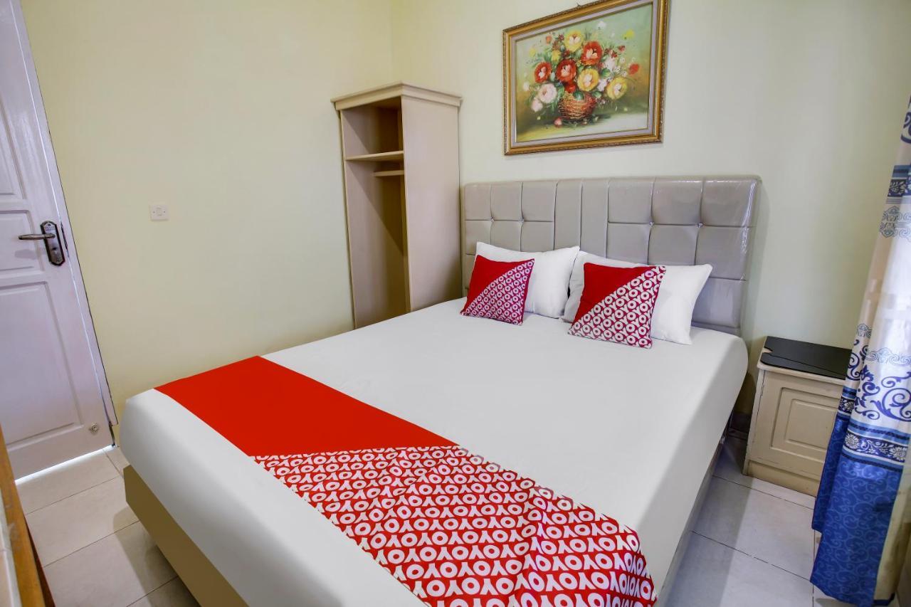 Oyo 90968 Graha Family Guest House Παλού Εξωτερικό φωτογραφία