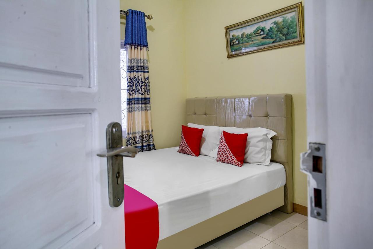 Oyo 90968 Graha Family Guest House Παλού Εξωτερικό φωτογραφία